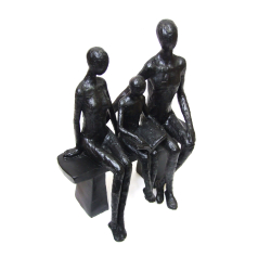 Figurka Rzeźba Rodzina siedząca na ławce